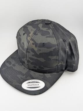 Yupoong Lids Men's Flat Brim Camoflage Snapback Hat (New W/Stickers)